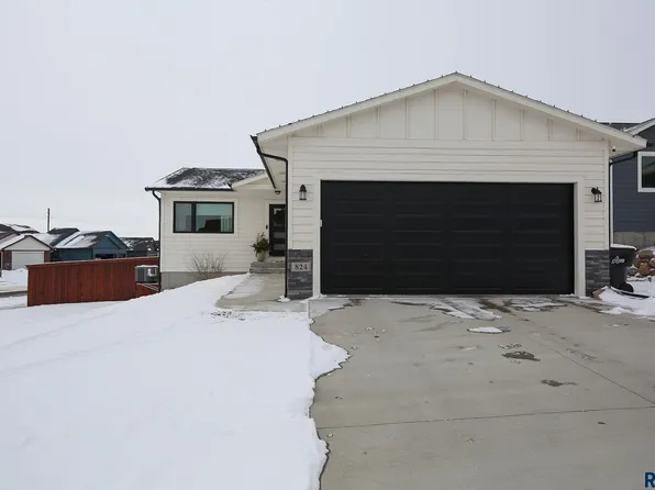 824 N Yankee Ave, Sioux Falls, SD 57110