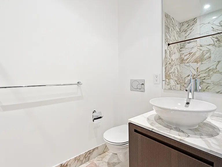 1128 Georgia St W #4501 — Photo 17