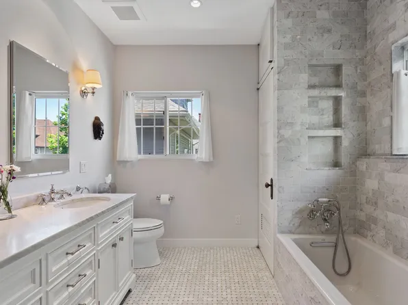 685 East 22nd Street image 17 of 38