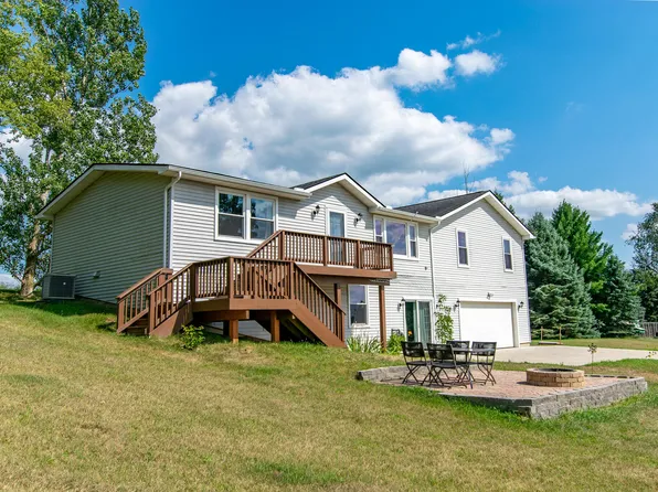 13396 Miracle Dr, Chelsea, MI 48118
