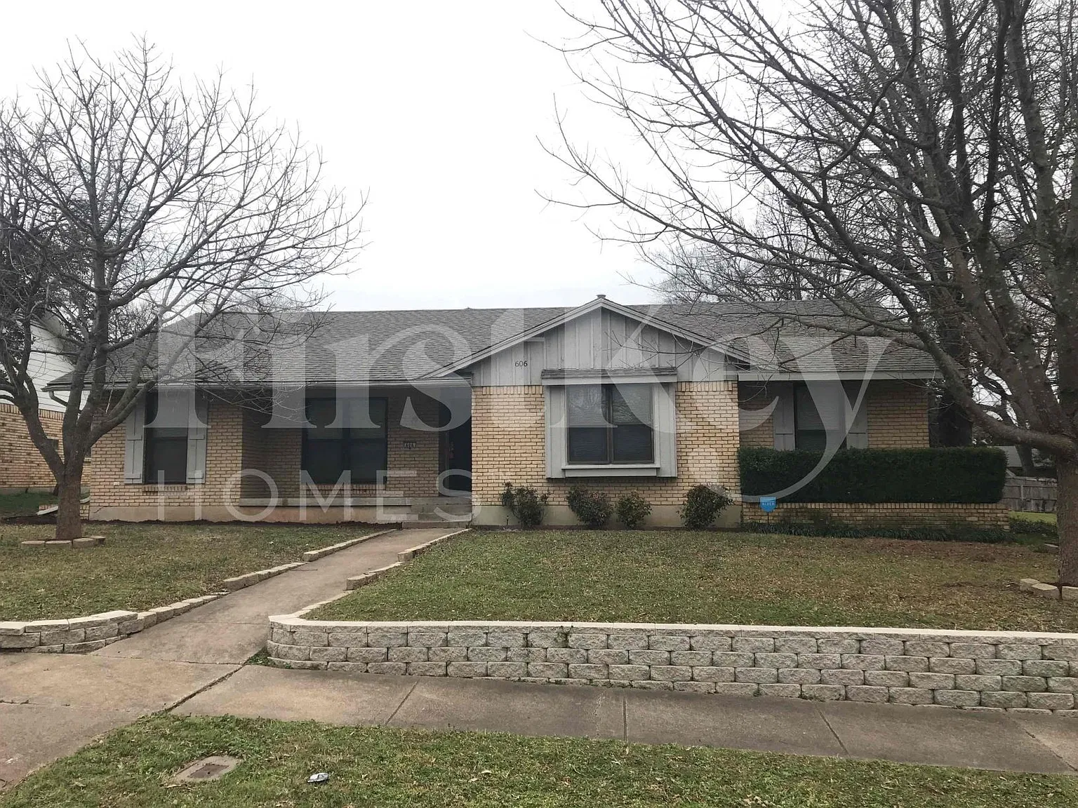 3 bed, 2.0 bath, 2032 sqft, $2,545 — Photo 1
