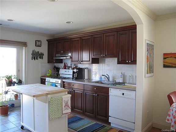 3rd image of 139 New Broadway #2
