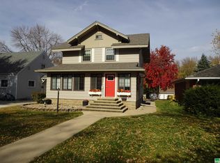 1131 10th St, Sheldon, IA 51201