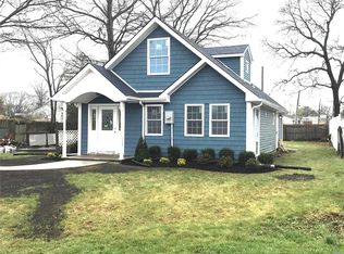 282 N 3rd Ave, Bay Shore, NY 11706