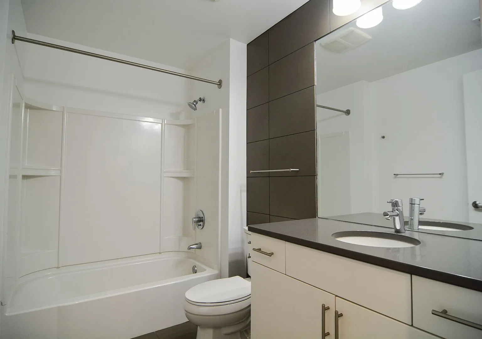 Meyer Raapke Flats — Photo 4