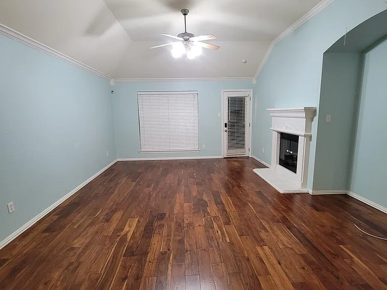 8633 Star Thistle Dr — Photo 29