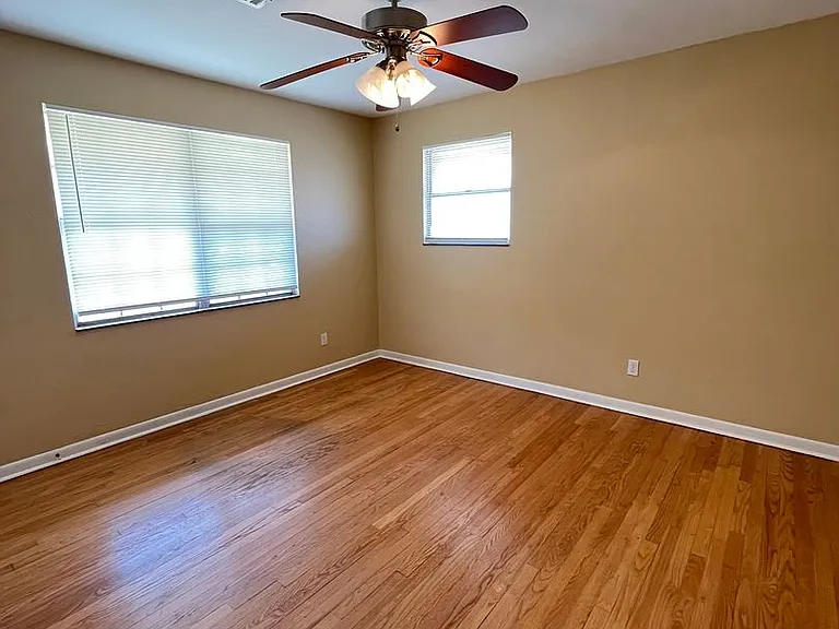 3617 N Drexel — Photo 11