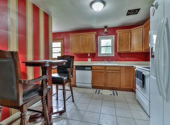 4th image of 1718 Coronado Dr