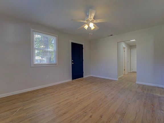 3rd image of 3567 Daggett Rd
