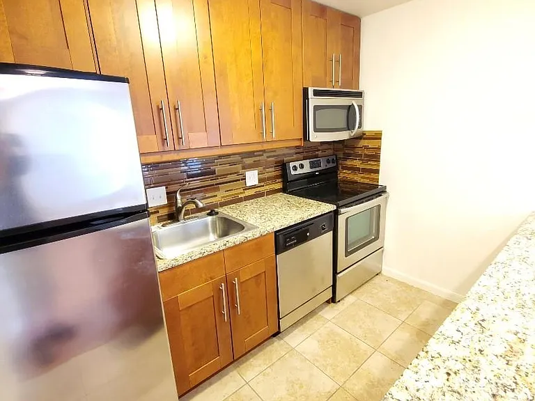 7685 Northcross Dr #620 — Photo 5