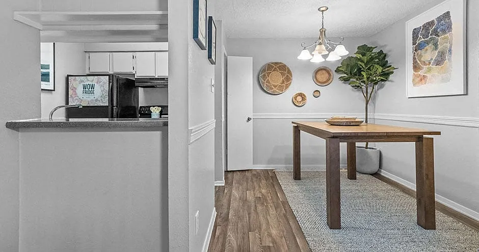 River Oaks Apartments — Photo 4