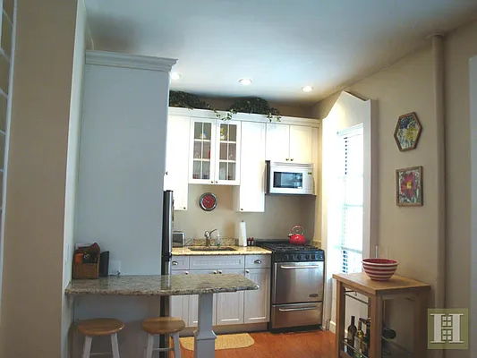 Rented by Halstead Real Estate | media 27