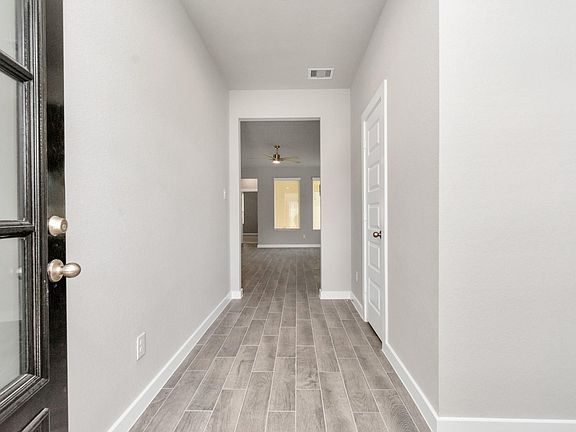 3rd image of 15947 Sycamore Maple Ln