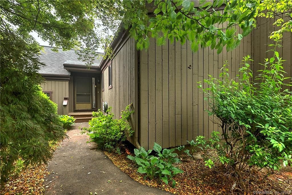 587 Arapaho Ln A, Stratford, CT 06614 MLS 170574522 Zillow