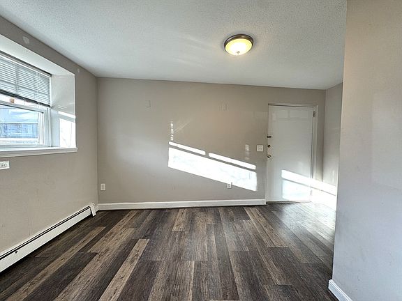 4th image of 625 Main St APT 39