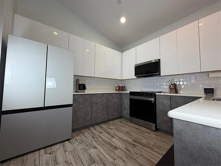 9305 Green Dragon St — Photo 13