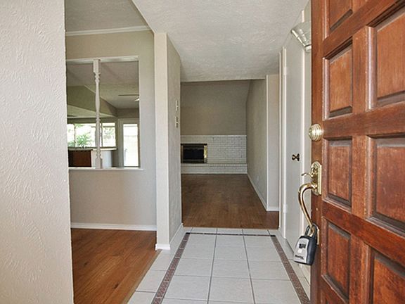 2nd image of 4405 Campion Ln