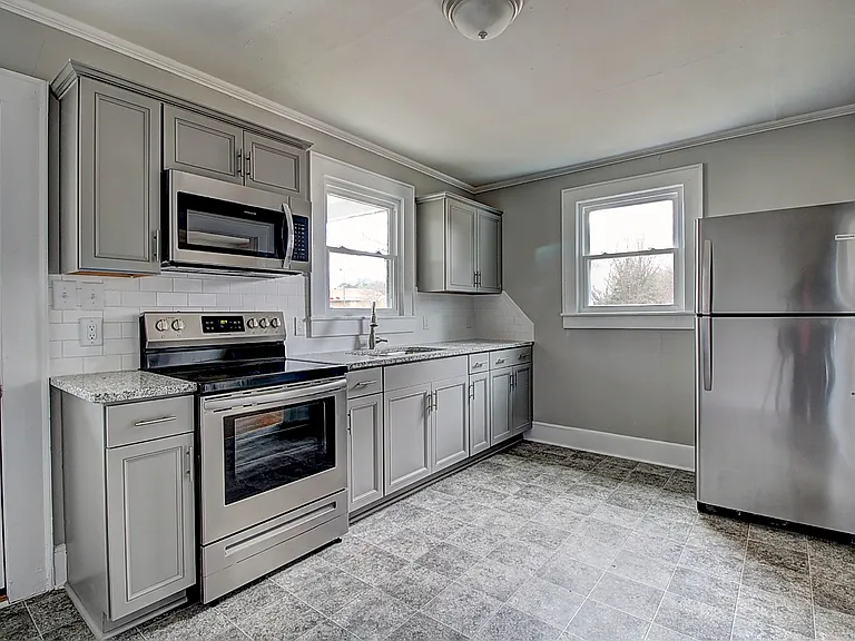 824 Hamrick St — Photo 4