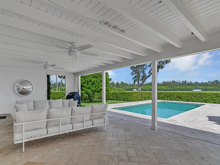 215 Live Oak Rd — Photo 38