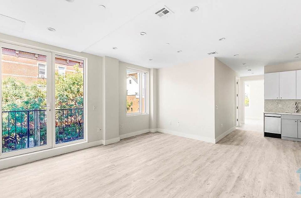 1st image of 948 Bergen St #3C