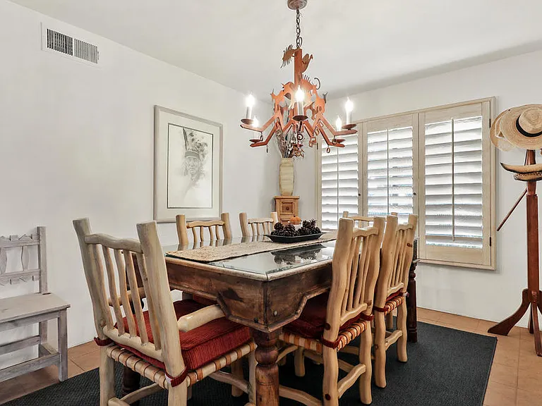 47 Juan Carlos Dr — Photo 12