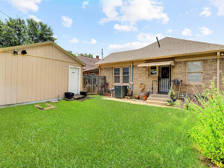 5221 Mulford St — Photo 15