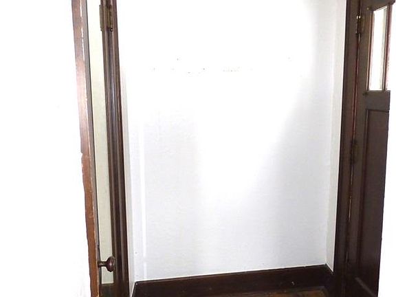 3rd image of 1008 Jefferson Ave