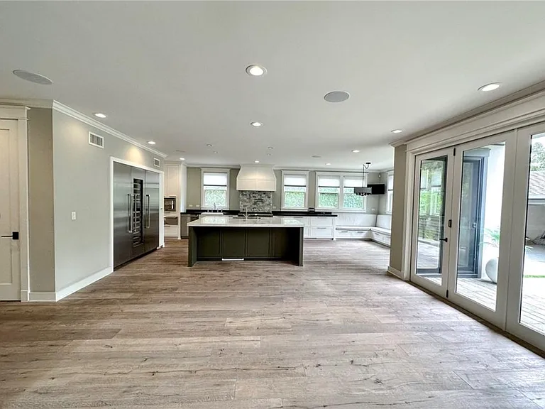1616 N Ogden Dr — Photo 21