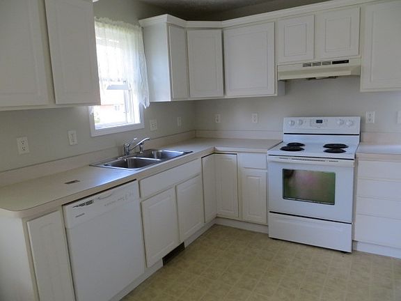 5th image of 413 Palomino Ct