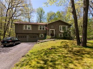 4 Round Hill Dr, Danbury, CT 06811