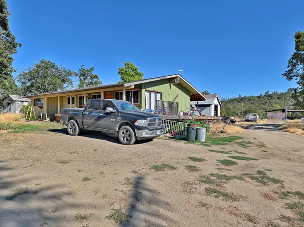 1300 Worthington Rd, Eagle Pt, OR 97524