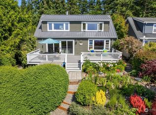 688 Windmill Dr, Freeland, WA 98249