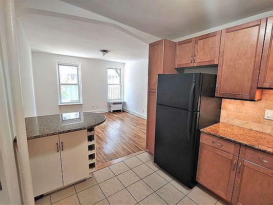 3rd image of 1226 2nd Ave APT 2A