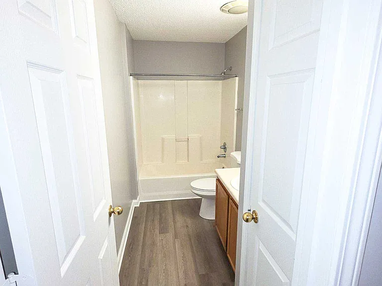 205 Kent Lake Dr — Photo 1