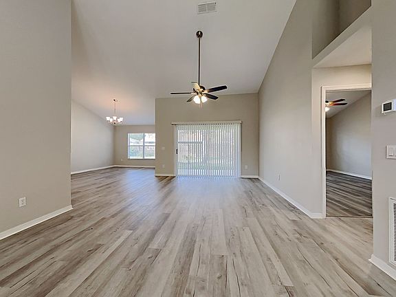 5th image of 3133 Floral Way E