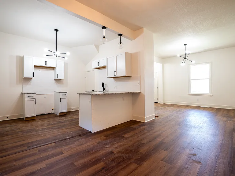 634 Northrup Ave — Photo 4