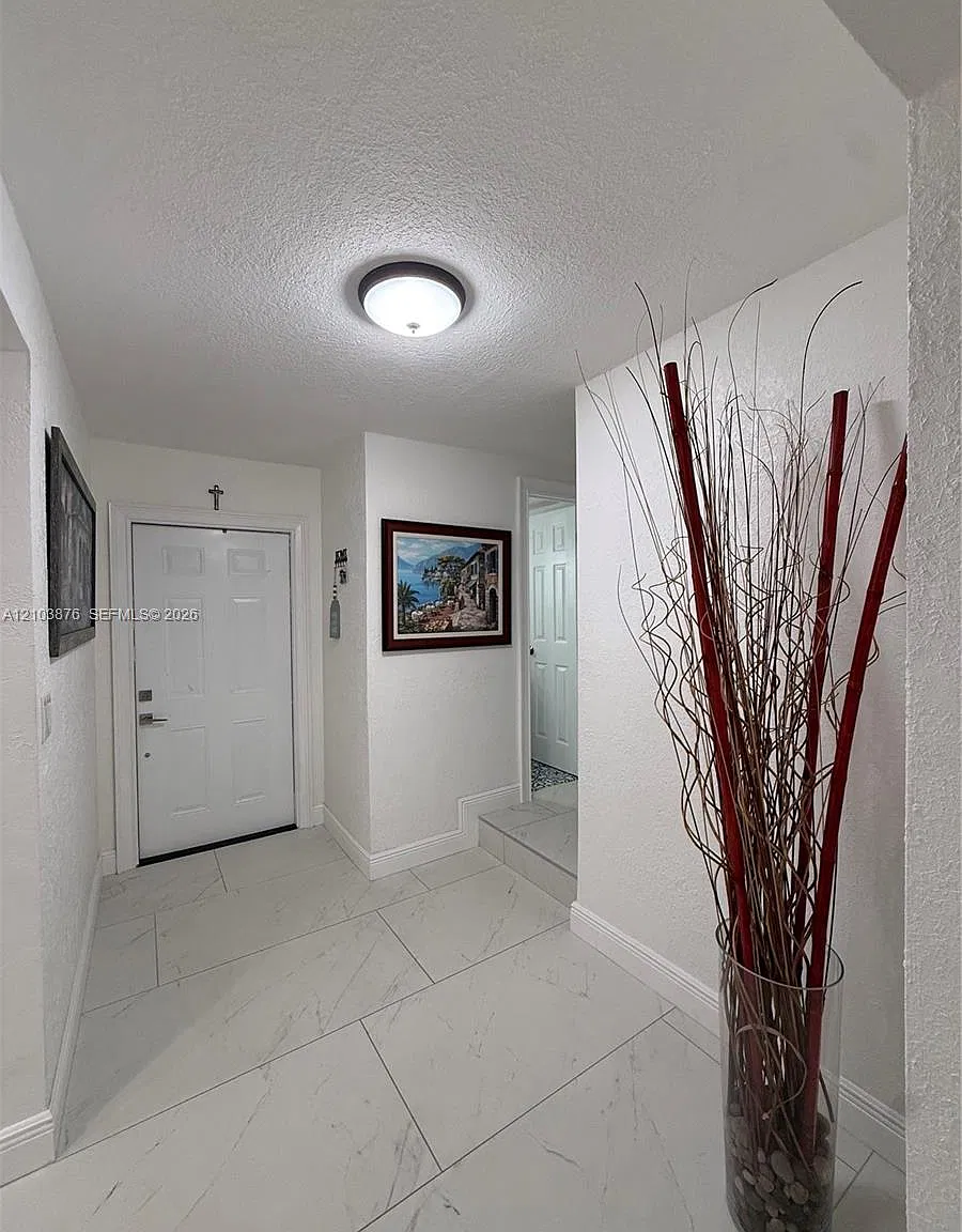 Lake Village Condo — Photo 3
