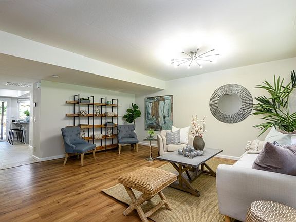 3rd image of 6074 Calle De Amor
