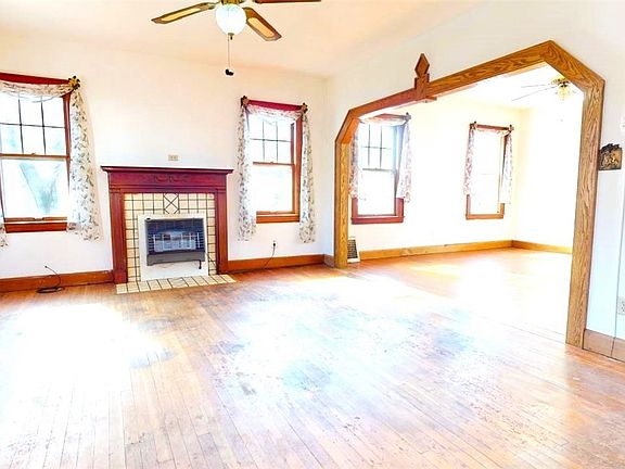 2nd image of 1401 Covert St