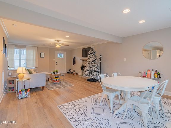 5th image of 4822 Stoneyhurst Ln