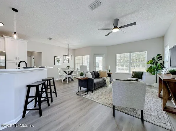 1725 FOREST LAKE Circle E #3, Jacksonville, FL 32225