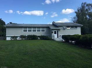 11 White Swan Ln, Vernon, NJ 07462