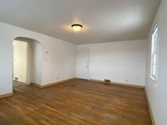5th image of 748 N Lake St #2