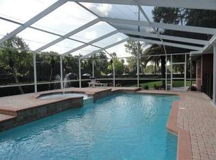 1411 Sandalwood Dr, Plant City, FL 33563