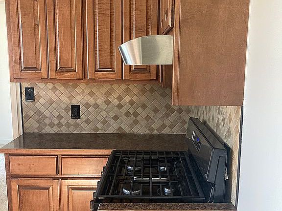 5th image of 1627 Irving St