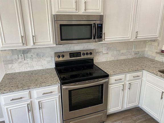 3rd image of 1827 Shanna Dr