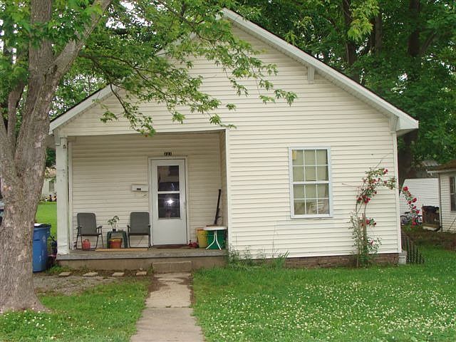 1st image of 327 McKenna St