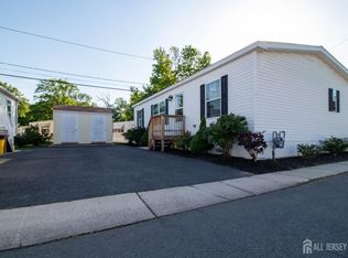 65 Oakdale Vlg S, North Brunswick, NJ 08902