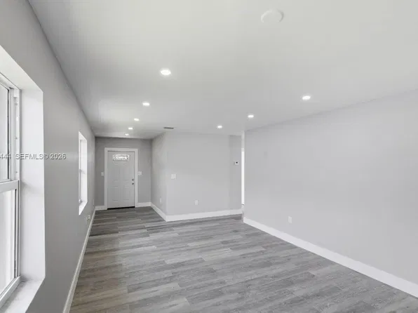2288 W 4th Ct, Hialeah, FL 33010