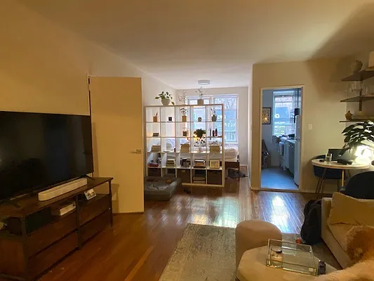 Rented by Metropolitan Equities | media 1